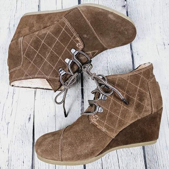 TOMS | quilted laceup suede leather faux for lined wedge heel ankle boots - Picture 3 of 11